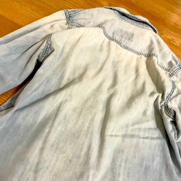 Men’s American Eagle Button Up - Picture 6 of 9